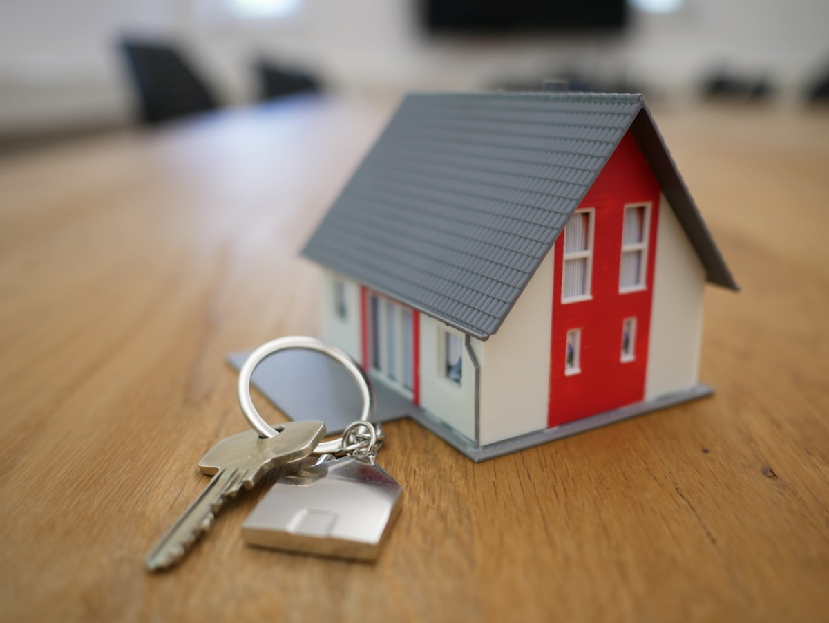 Real estate agent presenting a documented list price to sellers in Newtown PA